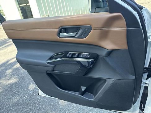 New 2026 Nissan Pathfinder Platinum w/ Cargo Package FWD image 27