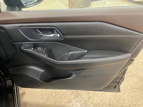 Certified 2023 Nissan Rogue SL w/ SL Premium Package image 32