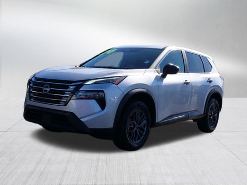 Used 2024 Nissan Rogue S image 7