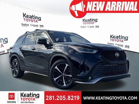 Certified 2022 Toyota Highlander XSE image 1