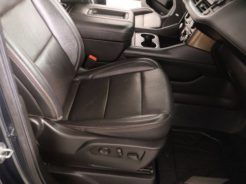 Used 2021 Chevrolet Suburban High Country AWD/4WD image 15