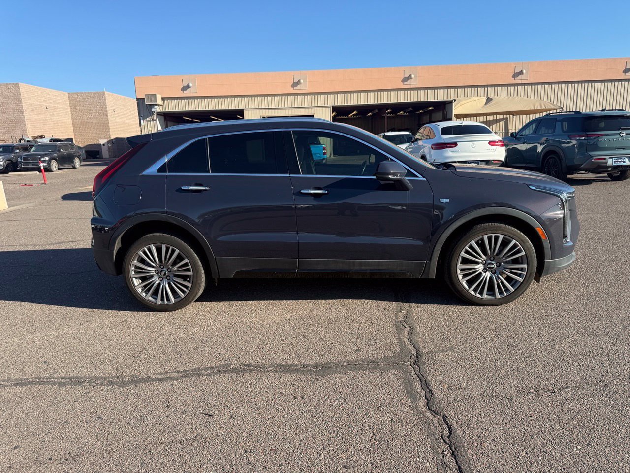 Used 2024 Cadillac XT4 Premium Luxury w/ Technology Package AWD/4WD image 4