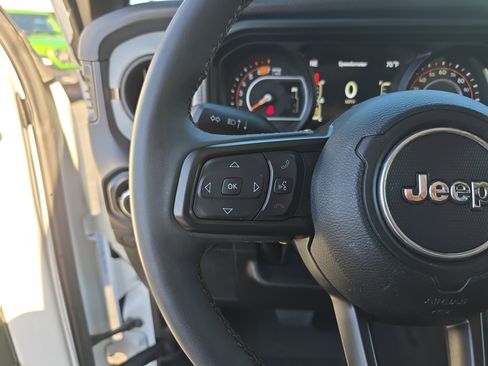 Used 2024 Jeep Wrangler Sport S image 32