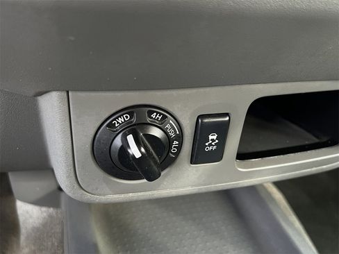 Used 2015 Nissan Frontier SV image 18