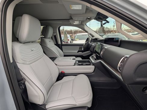 New 2026 Ford Expedition Platinum w/ Platinum Ultimate Package image 6