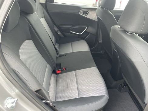 Used 2025 Kia Soul LX w/ LX Technology Package FWD image 37