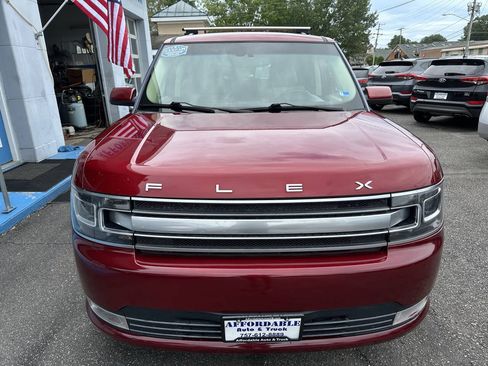 Used 2018 Ford Flex Limited w/ Class III Trailer Tow Package FWD image 9
