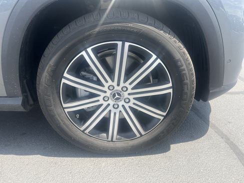 Used 2025 Mercedes-Benz GLE 450 4MATIC w/ Winter Package image 13