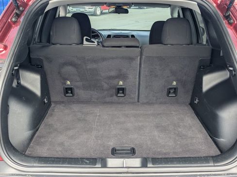 Used 2019 Jeep Cherokee Latitude w/ Popular Appearance Group image 29