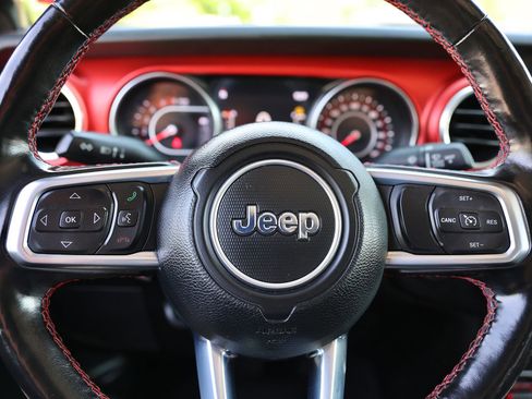 Used 2021 Jeep Gladiator Rubicon AWD/4WD image 37