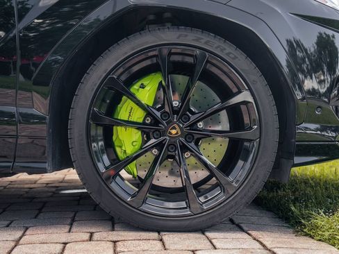 Used 2021 Lamborghini Urus AWD/4WD image 15