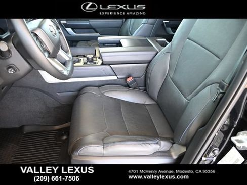 Used 2025 Toyota Tundra Platinum w/ TRD Off-Road Package AWD/4WD image 13