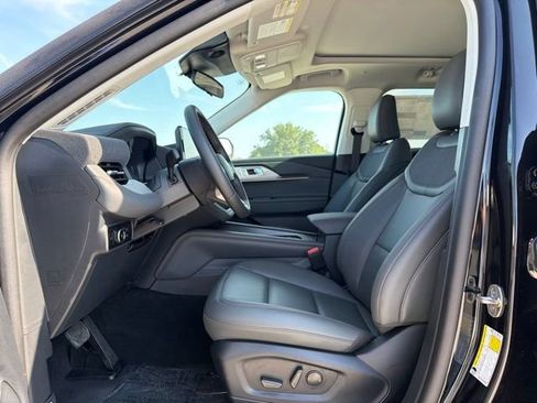 New 2026 Ford Explorer Active w/ Active Comfort Package AWD/4WD image 2