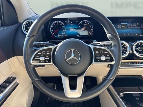 Used 2022 Mercedes-Benz GLA 250 4MATIC w/ Premium Package Lite image 13