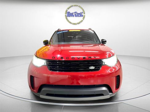 Used 2017 Land Rover Discovery SE image 2