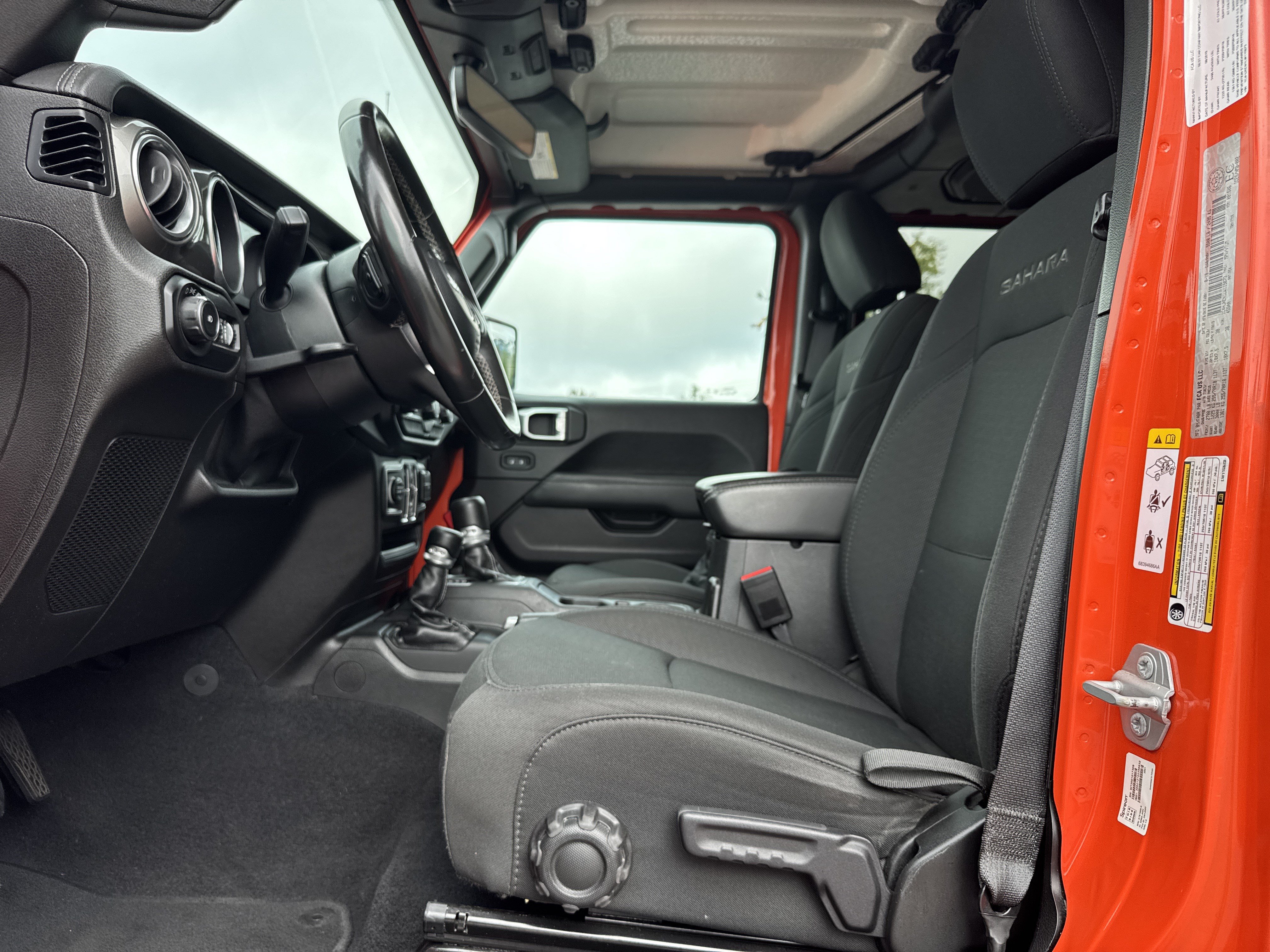 Used 2020 Jeep Wrangler Unlimited Sahara w/ Uconnect 4C Nav & Sound Group AWD/4WD image 15