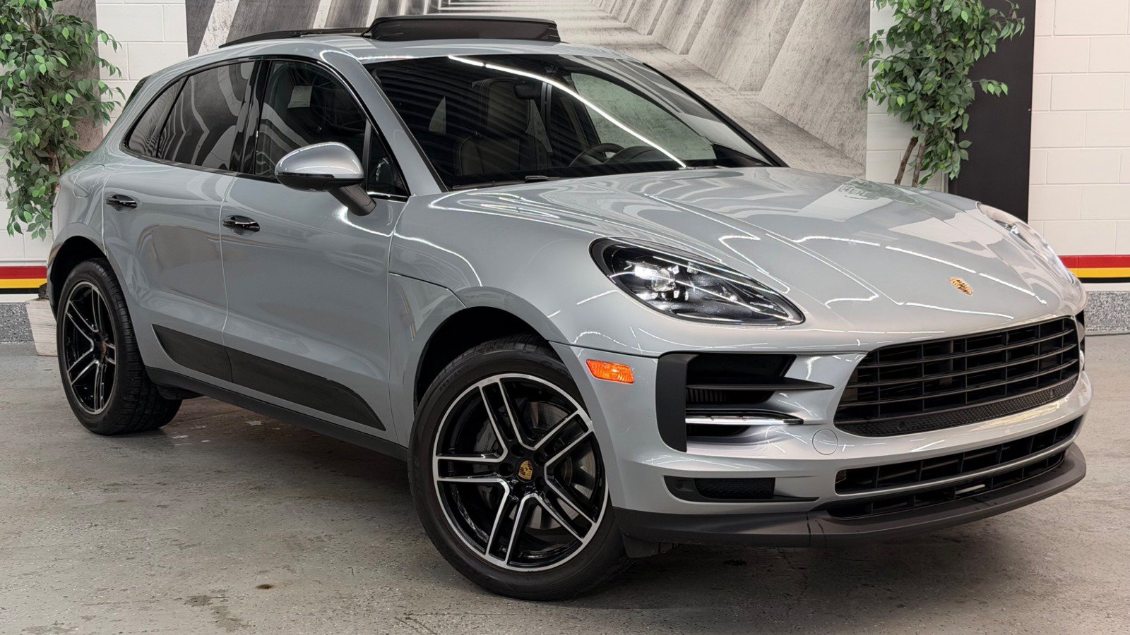 Used 2019 Porsche Macan S w/ Premium Package Plus AWD/4WD image 1