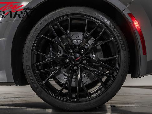 Used 2016 Chevrolet Corvette Z06 w/ 3LZ Preferred Equipment Group image 27
