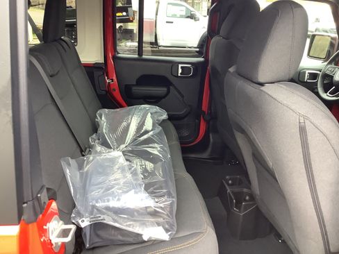 New 2025 Jeep Wrangler Unlimited Sport image 8