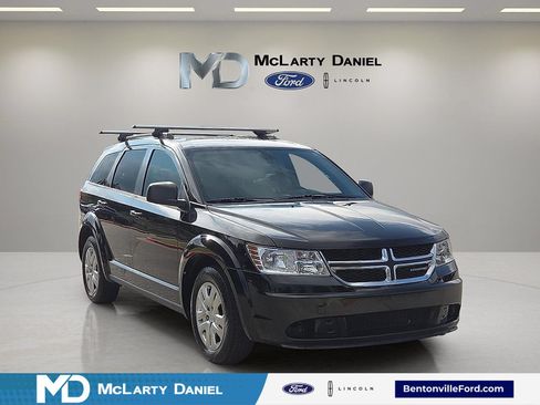 Used 2020 Dodge Journey SE FWD image 1