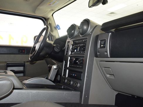Used 2003 HUMMER H2 w/ Preferred Equipment Group image 47