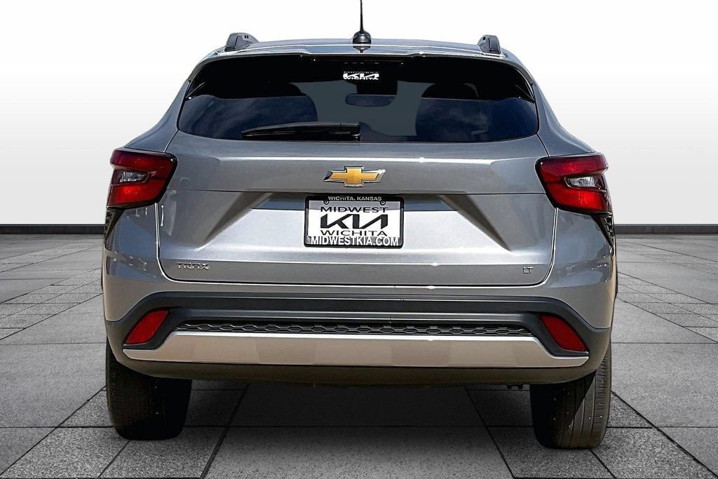 Used 2024 Chevrolet Trax LT FWD image 4