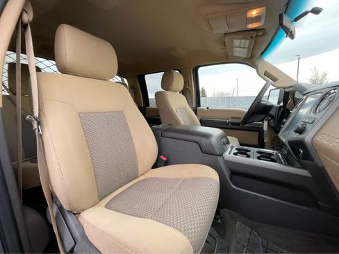Used 2015 Ford F350 XLT w/ Camper Package image 30
