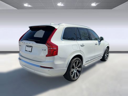 Certified 2023 Volvo XC90 B6 Ultimate w/ Lounge Package image 8