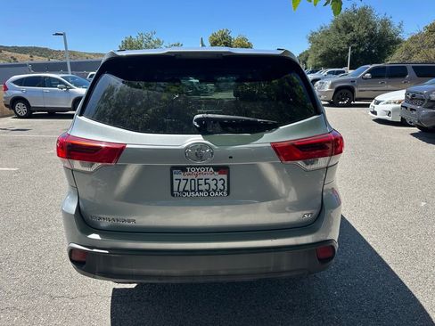 Used 2017 Toyota Highlander SE image 5