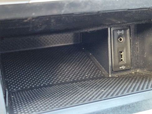 Used 2017 Volkswagen Golf S image 29