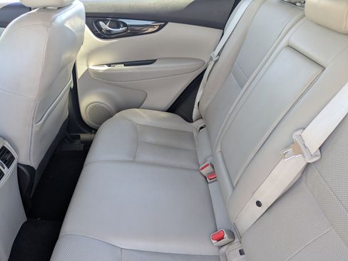 Used 2022 Nissan Rogue Sport SL w/ Premium Package image 28