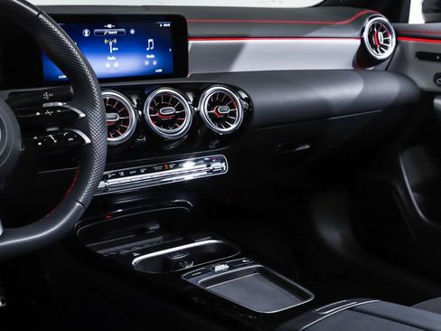 Certified 2025 Mercedes-Benz CLA 250 4MATIC image 13