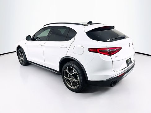 Used 2022 Alfa Romeo Stelvio Ti image 5