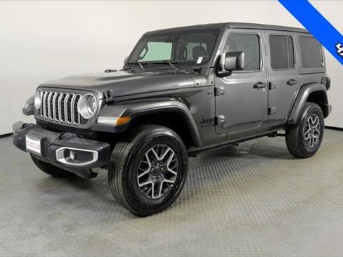 Used 2025 Jeep Wrangler Unlimited Sahara AWD/4WD image 2