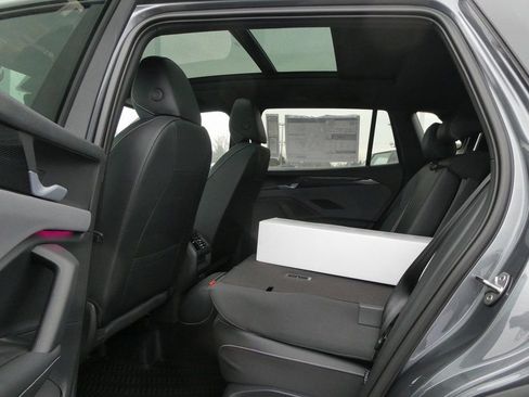 New 2026 Volkswagen Tiguan SE R-Line AWD/4WD image 37