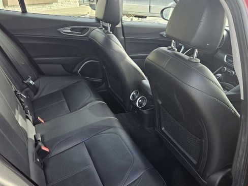 Used 2018 Alfa Romeo Giulia Ti w/ Nero Edizione image 17