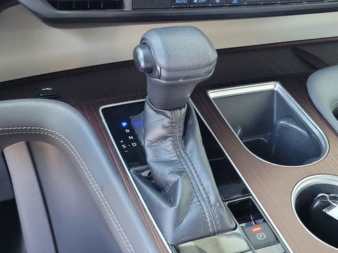 Used 2021 Toyota Sienna LE FWD image 21