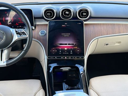 Used 2025 Mercedes-Benz C 300 4MATIC Sedan image 20