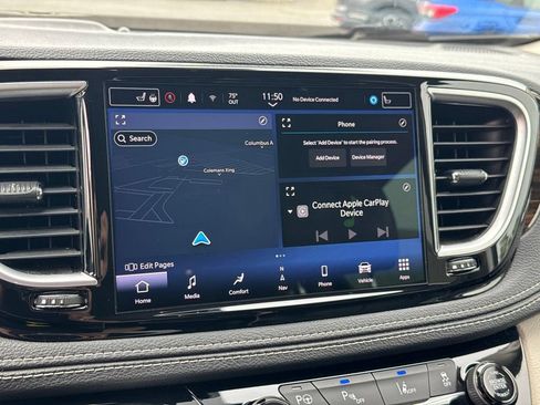 Used 2022 Chrysler Pacifica Limited FWD image 18