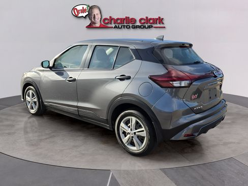 Used 2021 Nissan Kicks S FWD image 4
