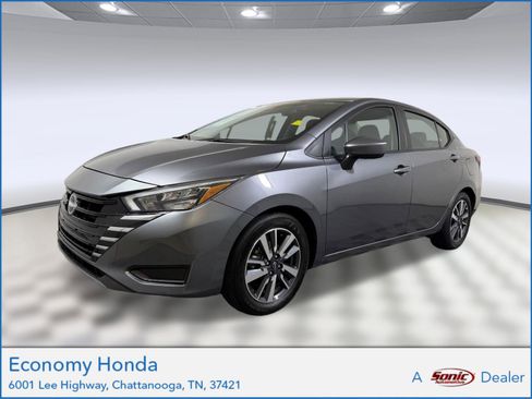 Used 2025 Nissan Versa SV FWD image 1