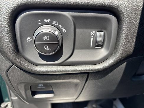 New 2026 RAM 1500 Express AWD/4WD image 22