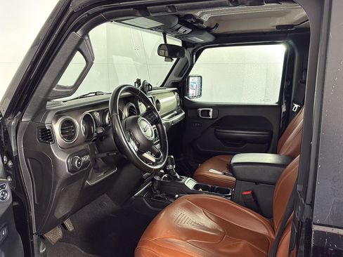 Used 2020 Jeep Wrangler Sport image 9