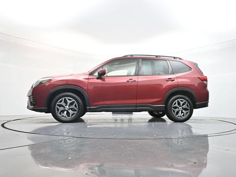 Used 2023 Subaru Forester Premium AWD/4WD image 39