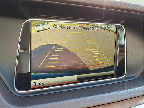 Used 2014 Mercedes-Benz E 350 4MATIC Sedan image 19