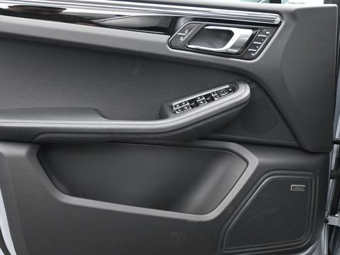 New 2026 Porsche Macan image 9