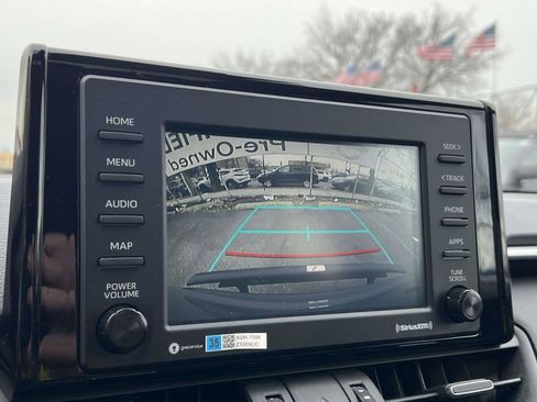 Used 2020 Toyota RAV4 XLE Premium image 30