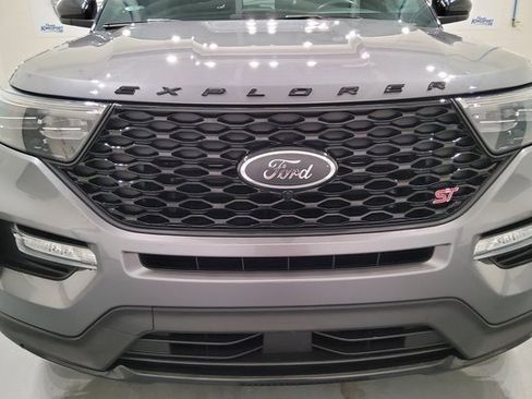 Used 2022 Ford Explorer ST image 8