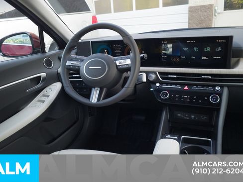 Used 2025 Hyundai Sonata SEL FWD image 18