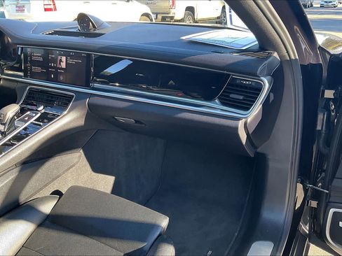 Used 2021 Porsche Panamera image 18